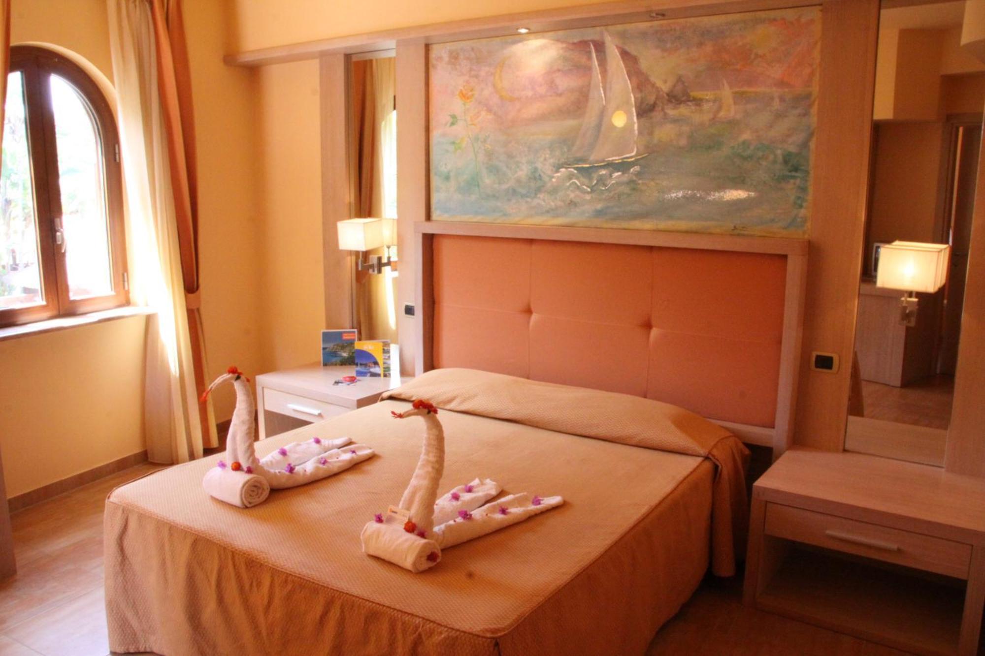 Solemare Club Village Capo Vaticano Esterno foto