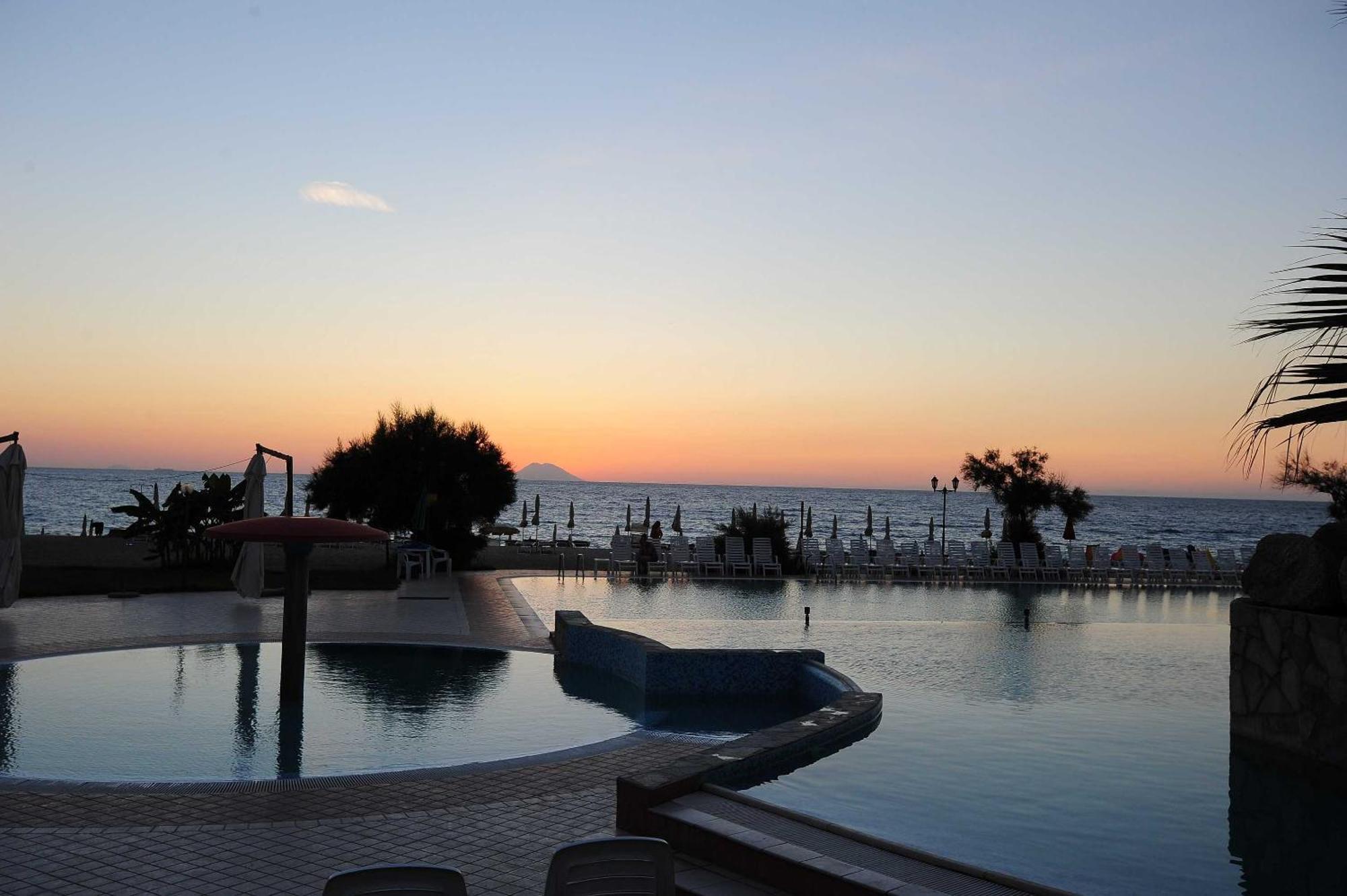 Solemare Club Village Capo Vaticano Esterno foto